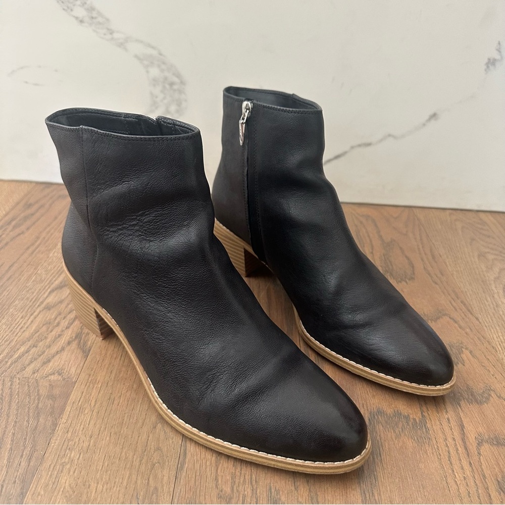 Clarks Breccan Myth Block Heel Leather Zip Ankle Boot in Black 9.5 M / 40.5 EU
